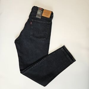 Levi’s Premium Wedgie High‑Rise Jeans – W29 Dark Wash (NWT)